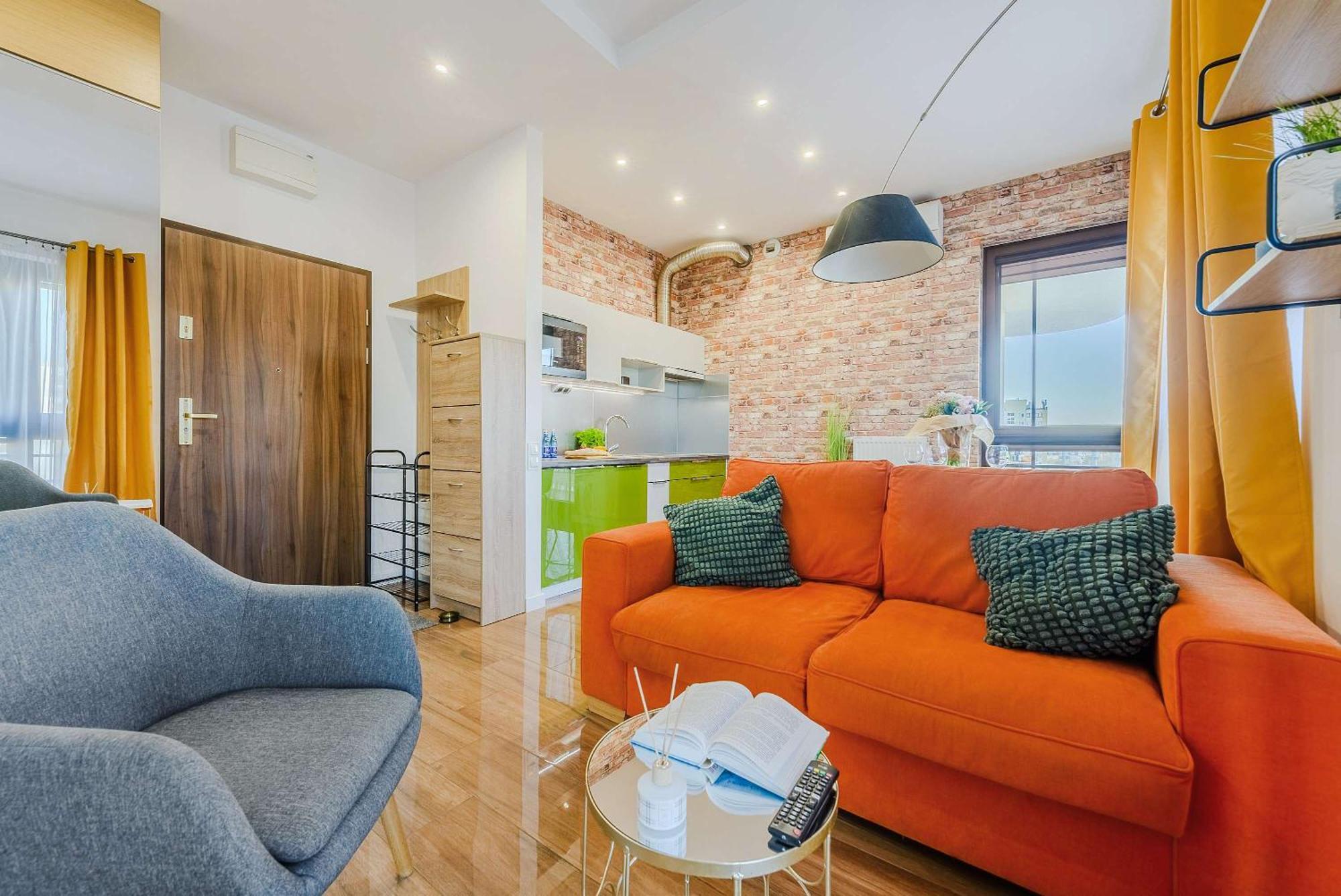 Cozy With Gym In The Center Apartment *