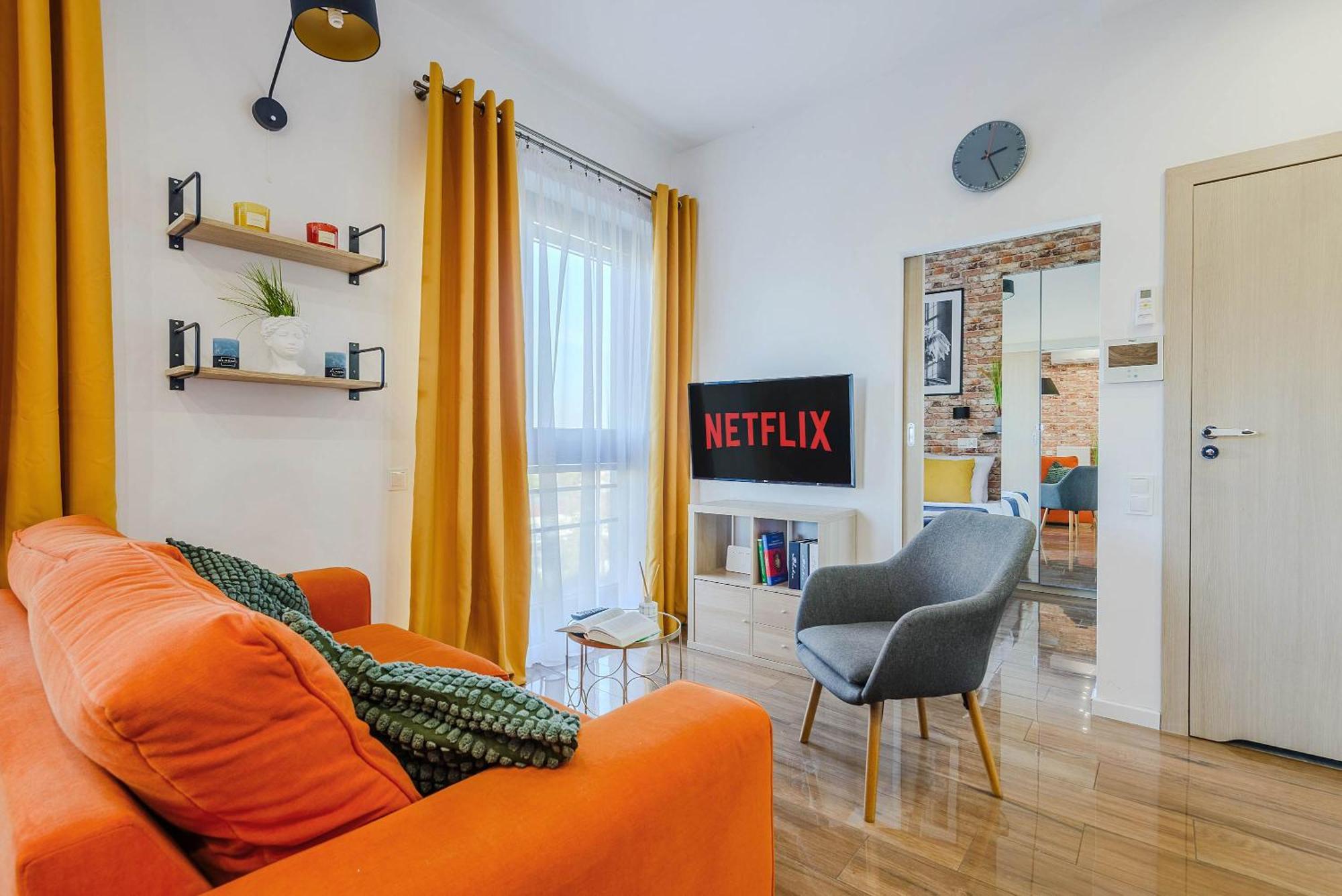 Cozy With Gym In The Center Apartment